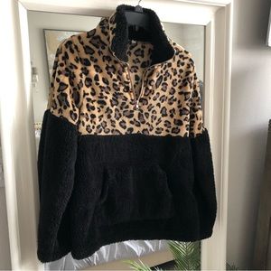 Leopard print pullover with zipper Sz S